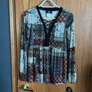 Ladies blouse by Libre! Size small, never worn! Pleated front waistline.